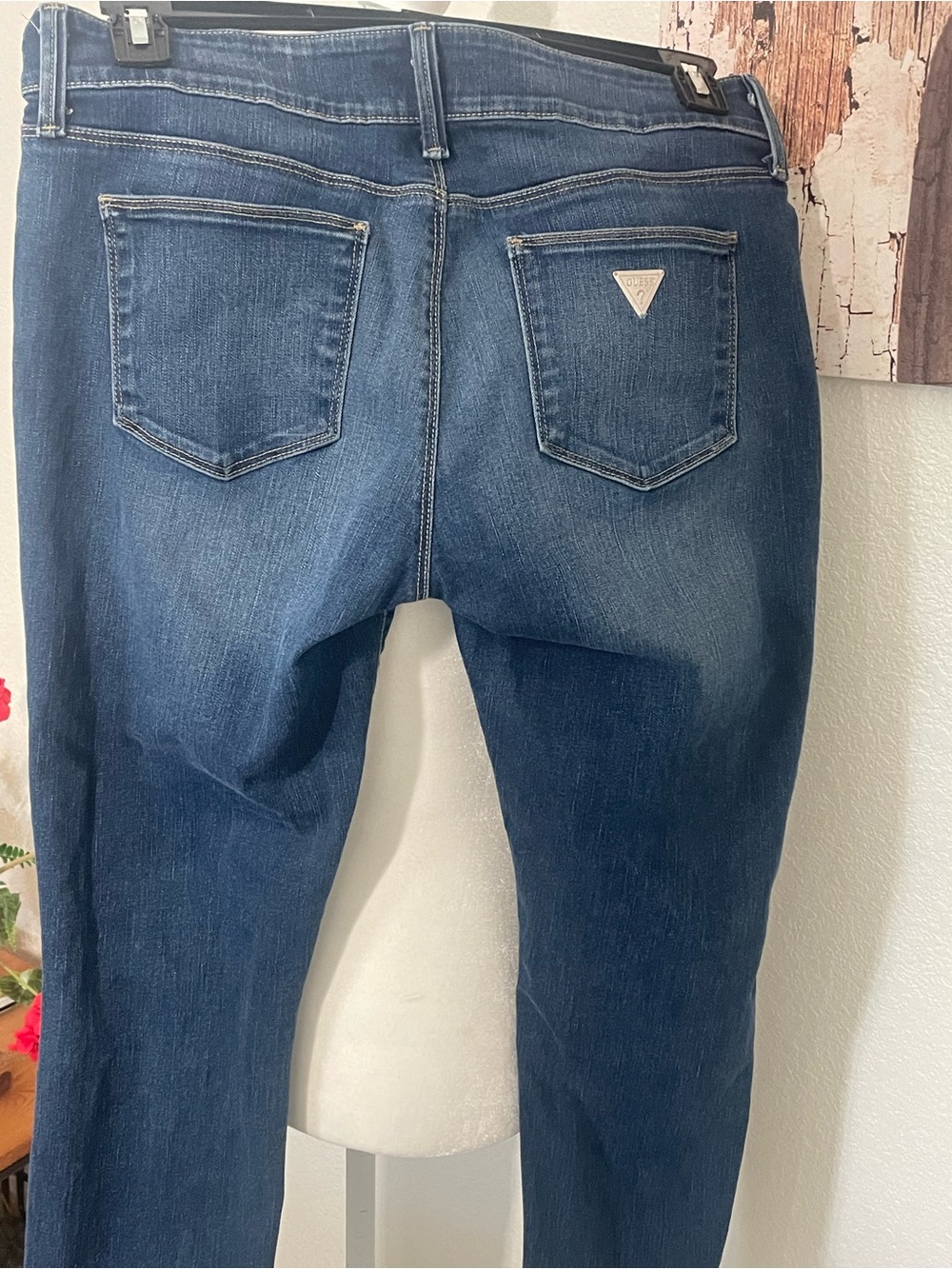 GUESS Destressed Raw Hem Skinny Cropped Jeans Size 31 Medium Wash Blue